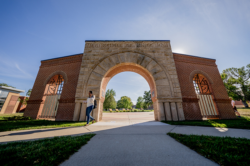 South Dakota Mines Graduate Wins Prestigious U.S. Department of Defense SMART Scholarship
